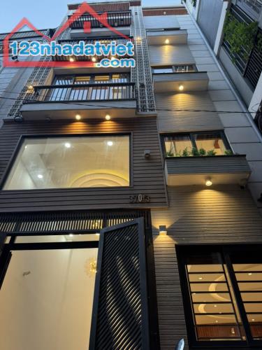 KHU PHỐ PHÂN LÔ ĐỒNG BỘ - NHÀ XÂY MỚI ĐỂ Ở FULL NỘI THẤT - VÀI BƯỚC CHÂN RA MẶT TIỀN NGẬP
