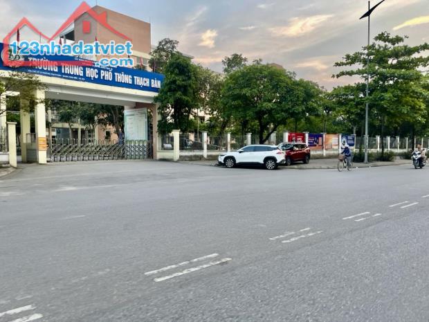Bán Thửa Đất Vàng Thạch Bàn 60m2-chỉ hơn 7 tỷ-Ô TÔ THÔNG-VỊ TRÍ ĐẸP-TRUNG TÂM-Giá ĐẦU TƯ