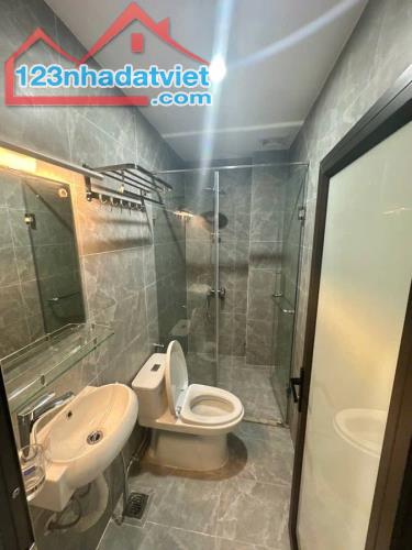 Nhà 5 tầng Đường Láng 40m2, ô tô gần hộ khẩu, trước sau thoáng sáng, kinh doanh 10.2 tỷ - 2