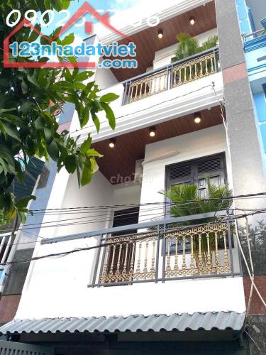 Bán nhà 2 tầng tại Quận 4 - 2PN, 1WC, pháp lý đầy đủ, giá chỉ 1,7 tỷ