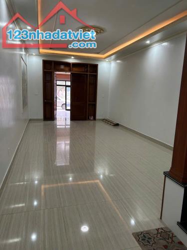 Cho thuê nhà mặt đường Thủy Sơn , Thủy Nguyên . Nhà mới sạch sẽ , kinh doanh kèm ở ok