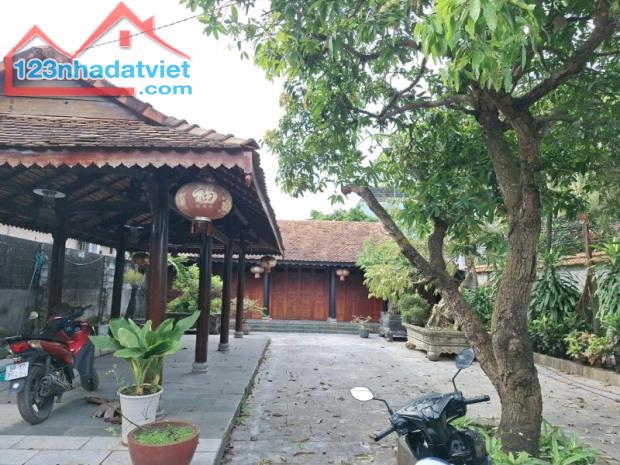 Bán nhà cổ GỖ ĐẲNG CẤP gần ĐHQG TPHCM,ngang KHỦNG 13m,LÔ GÓC - 1