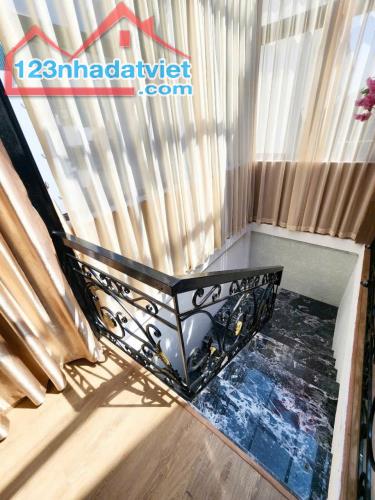 🔥🔥🔥CỰC HIẾM NHÀ NỘI THẤT SIÊU ĐẸP - 5 TẦNG 3 NGỦ - GẦN Ô TÔ - FULL NỘI THẤT - NỞ HẬUPHỐ - 2