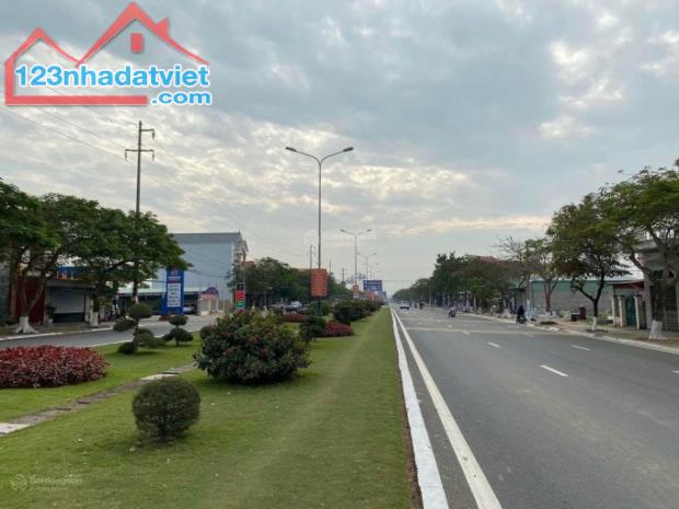 Cần bán đất MẶT ĐƯỜNG Phạm Văn Đồng ngay gần chợ Tân Thành