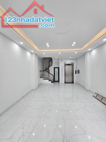 Bán nhà Thạch Bàn,Long Biên 5 tầng,50m,mt4.6m oto đỗ cổng nhỉnh 8 tỷ - 1
