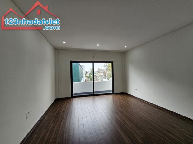 Bán nhà Thạch Bàn,Long Biên 5 tầng,50m,mt4.6m oto đỗ cổng nhỉnh 8 tỷ - 4