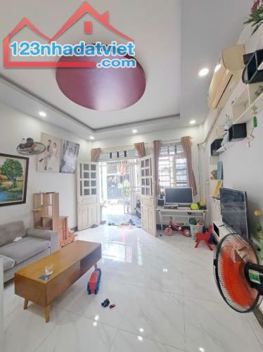 Bán nhà 2 Tầng Đông Hòa,SHR,đường xe hơi phà phà,giá cực kì rẻ