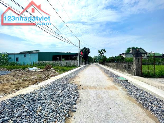 Đất xóm 10 , Nghi Trung , Nghi Lộc 1 lô duy nhất giá F0 bám đường nhựa liên xã - 2