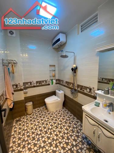 CHỦ TẶNG NỘI THẤT 2 TỶ, SIÊU PHẨM PHỐ BỒ ĐỀ 80M, 6T, MT5M, 2 THOÁNG, THANG MÁY, SÁT PHỐ.