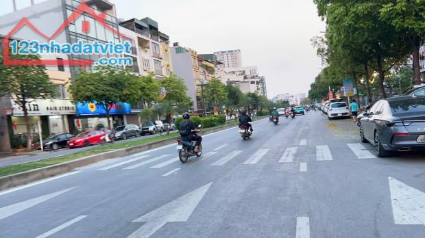 CHỦ TẶNG NỘI THẤT 2 TỶ, SIÊU PHẨM HỒNG TIẾN 80M, 6T, MT5M, 2 THOÁNG, THANG MÁY, SÁT PHỐ.
