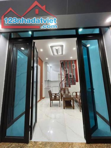 NH.À PHỐ MINH KHAI – LÔ GÓC – NGÕ RỘNG – GẦN PHỐ.