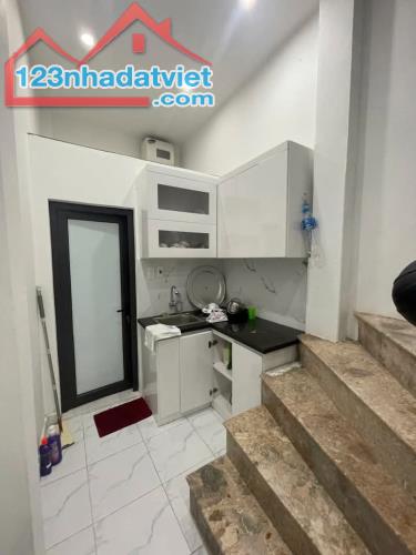 Cho thuê nhà ngõ 295 Bạch Mai Hai Bà Trưng 30/50m x 3 tầng, giá 12tr/tháng - 1
