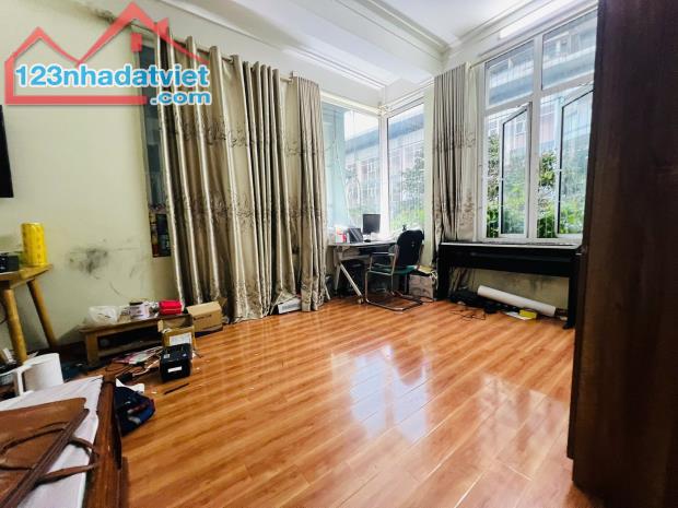 BÁN NHÀ HOÀNG QUỐC VIỆT 55M2 x 5 TẦNG - MẶT TIỀN 5.8M GIÁ CHÀO 10.8 TỶ - 3