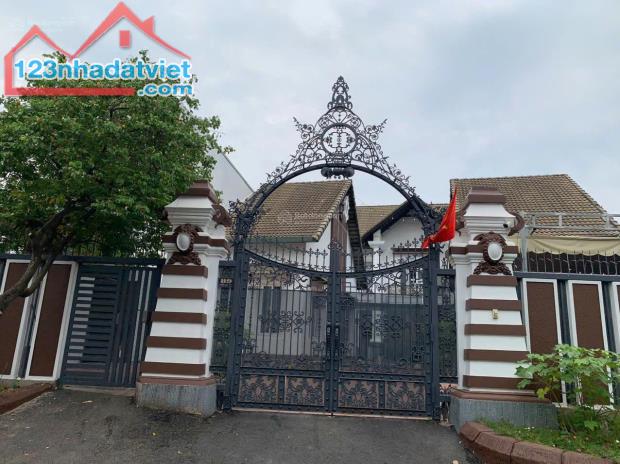 Bán nhà mặt tiền đường 179, P. Tân Phú, Q.9. Diện tích: 19x47.5m. Giá chỉ 40 tỷ. - 1