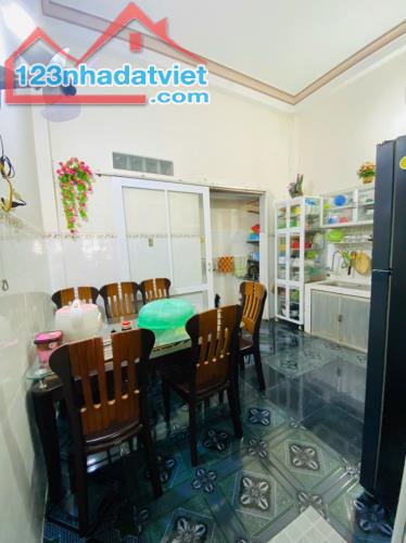 Bán nhà 4 tầng vị trí đẹp đường oto,thông  Đi bộ ra biển Hòn Chồng 3 phút - 1