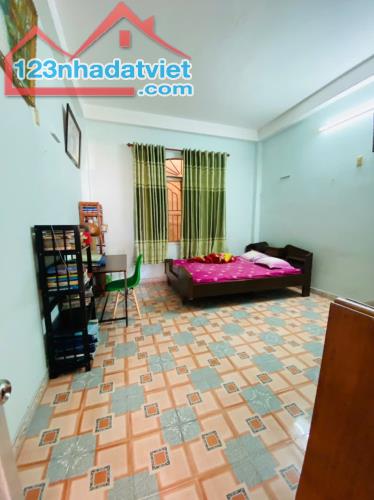 Bán nhà 4 tầng vị trí đẹp đường oto,thông  Đi bộ ra biển Hòn Chồng 3 phút - 3