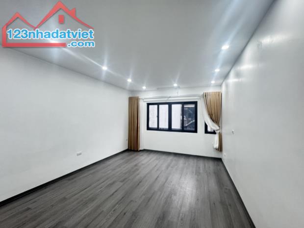 NHÀ MỚI - NGÕ THÔNG - GẦN CẦU CHƯƠNG DƯƠNG - BỒ ĐỀ – LONG BIÊN 9,x tỷ - 2