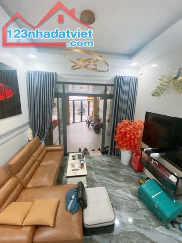 🌴 Ngay Lã Xuân Oai, Gấp bán nhà 2 tầng 90mv, Hoàn công đủ, Tặng full nội thất - Hẻm xe hơ - 1