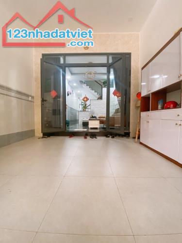🌴 Ngay Lã Xuân Oai, Gấp bán nhà 2 tầng 90mv, Hoàn công đủ, Tặng full nội thất - Hẻm xe hơ - 5