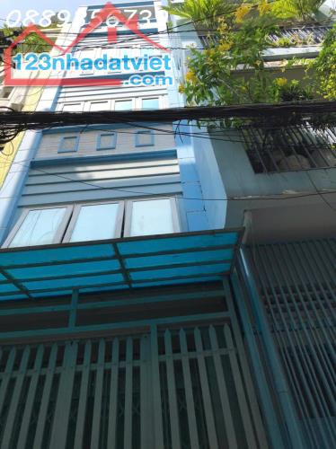BÁN Nhà Nguyen Dinh Chieu, F4, Q3, HXH, 3 x 10m, 1 Trệt + 4 Lầu, nó hậu, 3 WC, 3 PN, rất