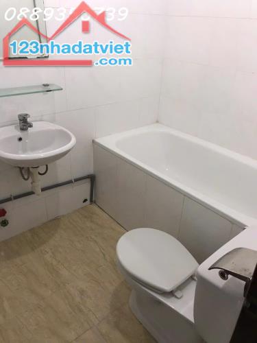 BÁN Nhà Nguyen Dinh Chieu, F4, Q3, HXH, 3 x 10m, 1 Trệt + 4 Lầu, nó hậu, 3 WC, 3 PN, rất - 4