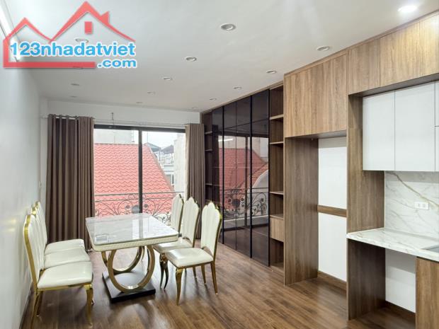 Bán nhà Phùng Chí Kiên, nhà đẹp, thang máy, vị trí đỉnh, giá 15.5 tỷ - 1