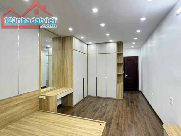 Bán nhà Phùng Chí Kiên, nhà đẹp, thang máy, vị trí đỉnh, giá 15.5 tỷ - 2