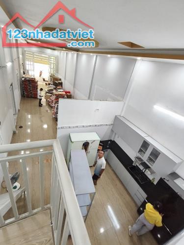 GẤP BÁN ĐI  NƯỚC NGOÀI ĐỊNH CƯ --CHỈ 40TR/M2--192M2--2 TẦNG --HXT - 2