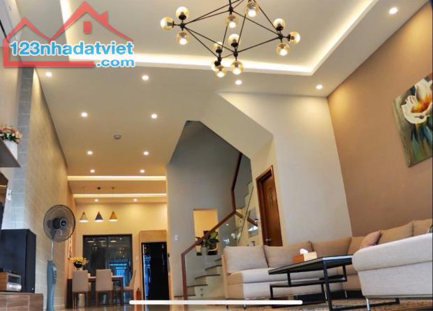 🔥 SIÊU PHẨM NHÀ PHỐ DƯƠNG THỊ XUÂN QUÝ - KIỆT 6M Ô TÔ - CHO THUÊ 20TR/THÁNG - CHỈ 9.8 TỶ