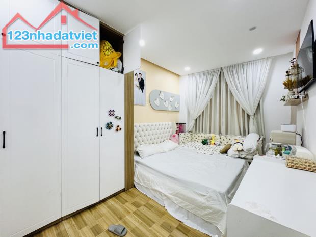 Bán Nhà Nguyễn Kiệm, 50m2, 2 tầng Full Nội thất, 4.8 tỷ TL 0964364745
