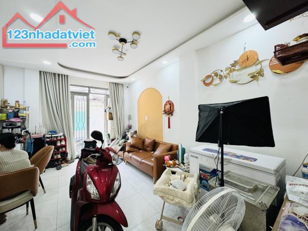 Bán Nhà Nguyễn Kiệm, 50m2, 2 tầng Full Nội thất, 4.8 tỷ TL 0964364745 - 3