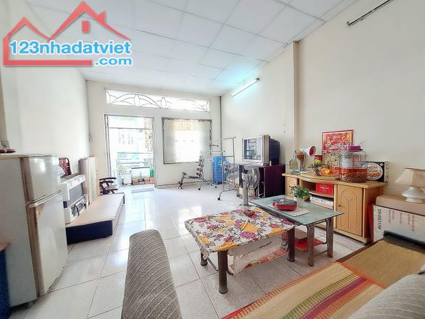 7 TỶ HƠN - HẺM Ô TÔ NGAY TRIỂN LÃM TÂN BÌNH - SÁT MẶT TIỀN - DT 4*11M ĐÚC 2 TẤM - MỞ VP CT - 2