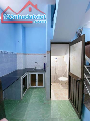 PHÚ NHUẬN - 3 TẦNG 2 MẶT HẺM RỘNG - NGAY CHỢ- CÔNG NĂNG ĐỦ - CHỈ 4.9 TỶ - 3