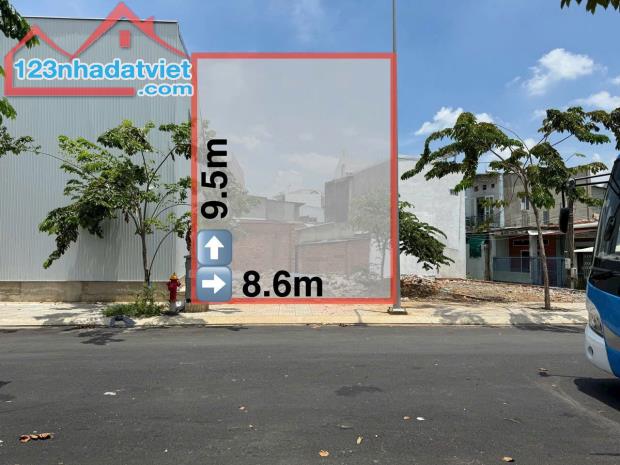 Bán đất MT Kinh Doanh đối diện Trường Tiểu Học Tân Tiến chỉ 4tỷ850