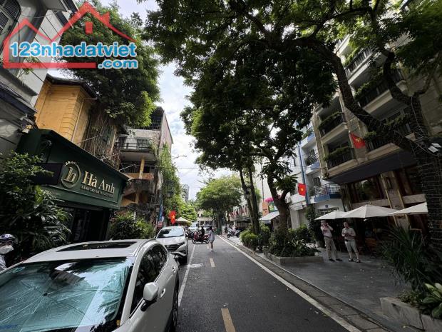 Bán Nhà Mặt Phố Quận Hoàn Kiếm 40m6T MT4m Vỉa Hè 6m 1 SỔ 1 CHỦ 43 Tỷ Lý Đạo Thành.