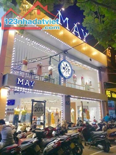Cho Thuê Mặt Bằng Kinh Doanh Lô Góc Cầu Giấy – 3 Sàn – Mặt Tiền 20m – DT Sử Dụng 180m²