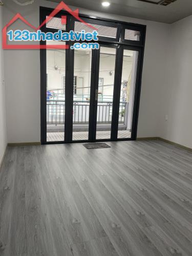 10 TỶ TL - HẺM ÔTÔ THÔNG QUẬN 10 - SÁT MẶT TIỀN ĐẠI HỌC KINH TẾ - DT 4*12M ĐÚC 3 TẤM ĐẸP - 2