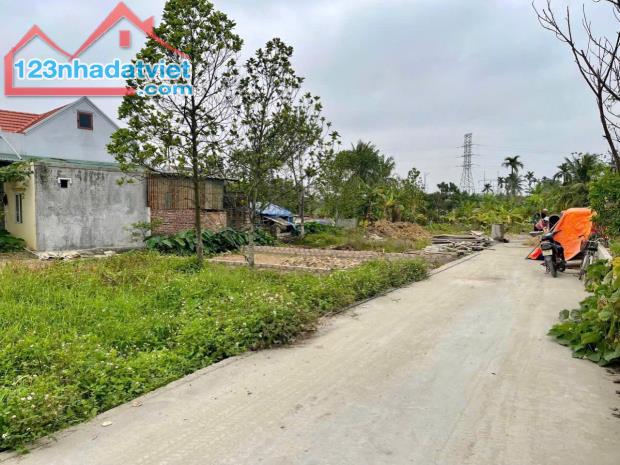 🍀 Lâm Động ngõ ô tô 7 chỗ đỗ cửa ,không lỗi phong thuỷ .  Gi,á 1,1xx tỷ🍀