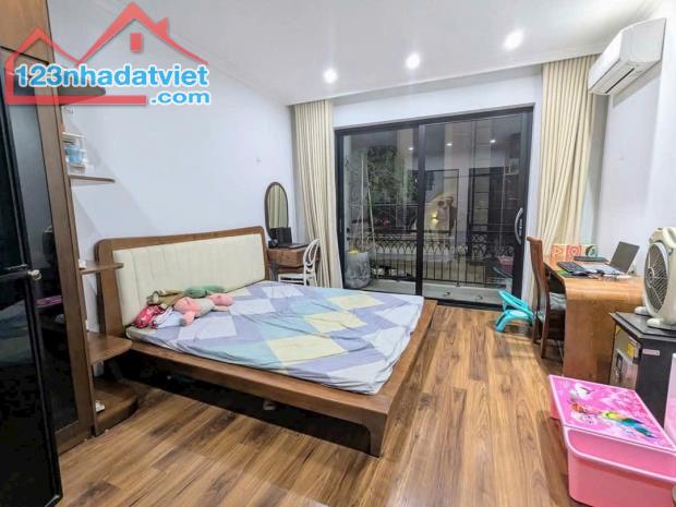 Nhà Chính Chủ Đang Cần Bán gấp giá đầu tư ! -DT :46 M x4 Tầng  - Mt, 4 M  ( giá 6.95 tỷ ) - 3