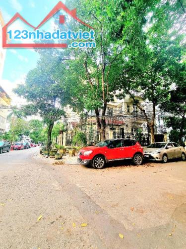 Bán nhà VIP Linh Đàm, 3 mặt thoáng, vỉa hè rộng,ô tô dừng đỗ, kinh doanh đỉnh, 75m2, 27 tỷ