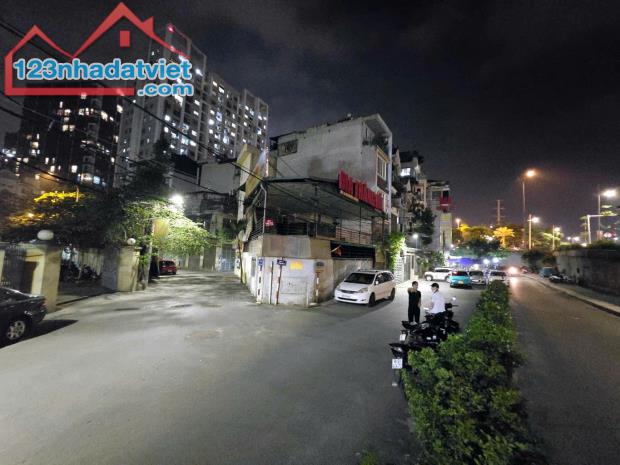 PHÂN LÔ QUÂN ĐỘI 7 CHỖ VÀO NHÀ- HỒ TÂY LỘNG GIÓ 85m MP LẠC LONG QUÂN- 38M 6T NHỈNH 13T - 4