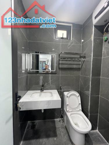 80M RA Ô TÔ TRÁNH , NGÕ NÔNG THOÁNG RỘNG , BA GÁC ĐỖ CỬA , KHƯƠNG TRUNG THANH XUÂN 40M2. - 3