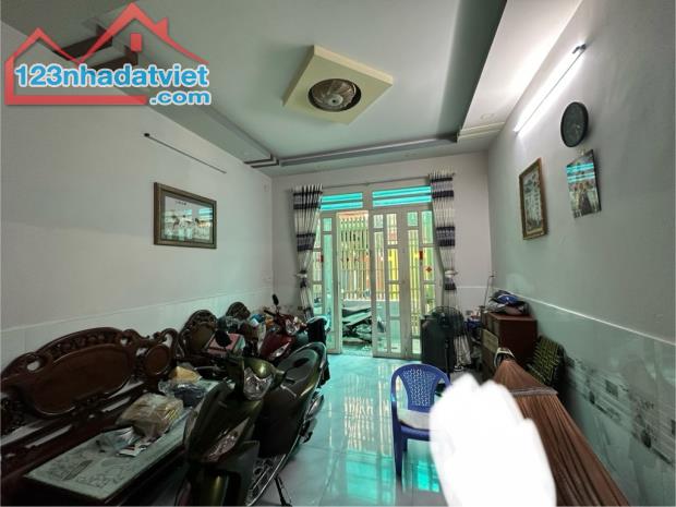 Bán gấp nhà đẹp ở ngay Âu Dương Lân, hẻm 4m thông thoáng, 52m2, nở hậu, SHR, chỉ 6.8 tỷ.