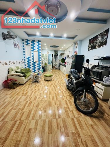 5.5 TỶ - NHÀ HẺM TRƯỜNG SA QUẬN 3 - SÁT MẶT TIỀN - 45M2 ĐÚC 2 TẤM ĐẸP