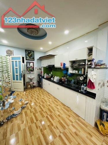 5.5 TỶ - NHÀ HẺM TRƯỜNG SA QUẬN 3 - SÁT MẶT TIỀN - 45M2 ĐÚC 2 TẤM ĐẸP - 1