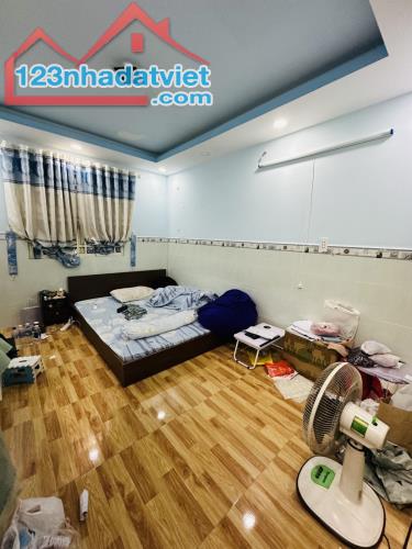 5.5 TỶ - NHÀ HẺM TRƯỜNG SA QUẬN 3 - SÁT MẶT TIỀN - 45M2 ĐÚC 2 TẤM ĐẸP - 2