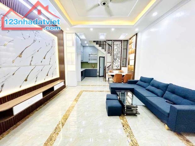 BÁN NHÀ LẠC LONG QUÂN- TÂY HỒ- 5 TẦNG MỚI ĐẸP Ở NGAY- TẦNG 1 PHÒNG KHÉP KÍN- 40M  HƠN 7 TỶ - 1