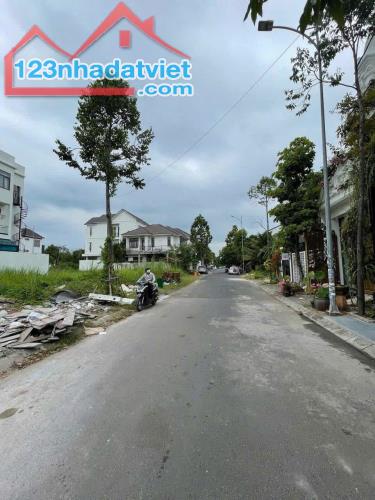 Em cần bán lô đất ngộp SHR 100m2 ngay trạm thu phí Bửu Long 100m2 full thổ cư - 2