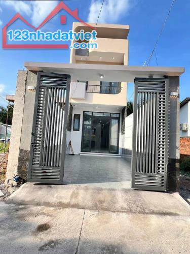 Nhà đường Trinh Như Khuê cần bán gấp