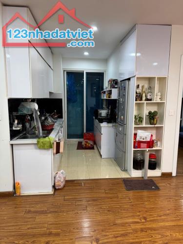 Bán căn hộ cao cấp tòa A10 Nam Trung Yên – Vị trí đắc địa, full nội thất